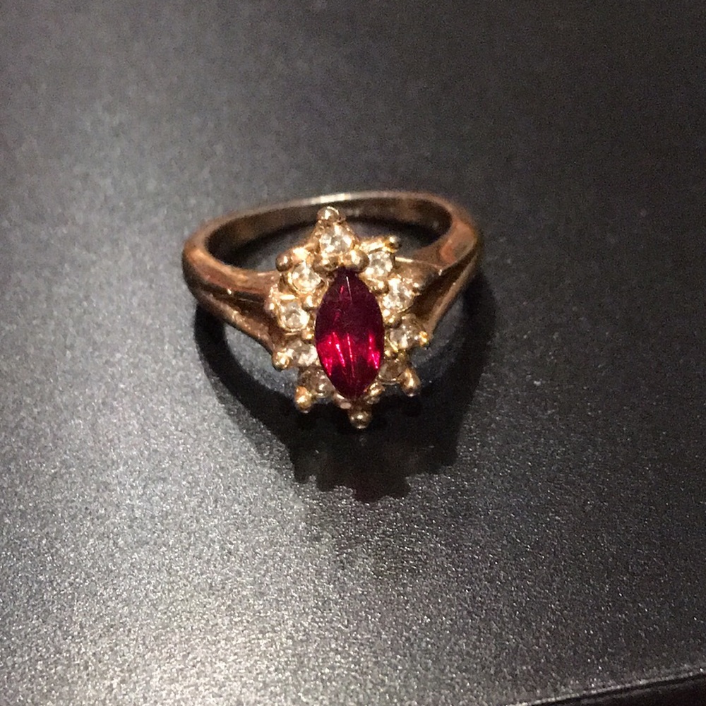 Vintage Red Stone Ring